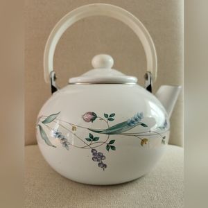 Pfaltzgraff April Floral Vintage design White Kettle Teapot